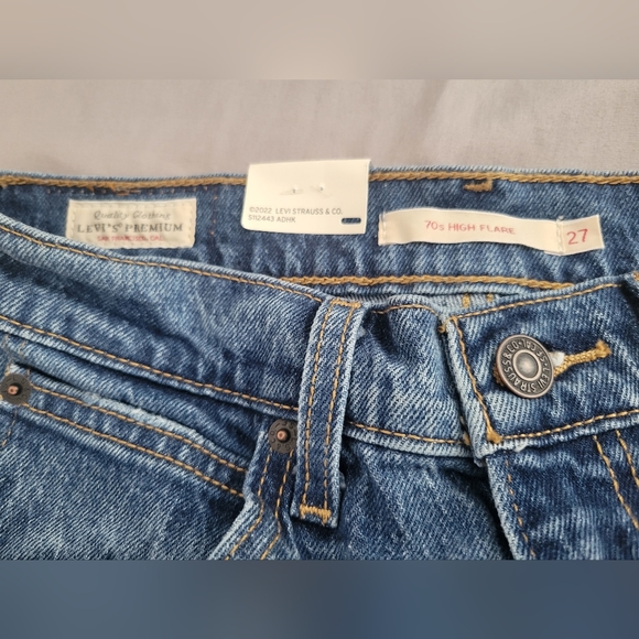 Levi's 70'S HIGH RISE FLARE WOMEN'S JEANS/ NWT Size 27x32 - Picture 4 of 12